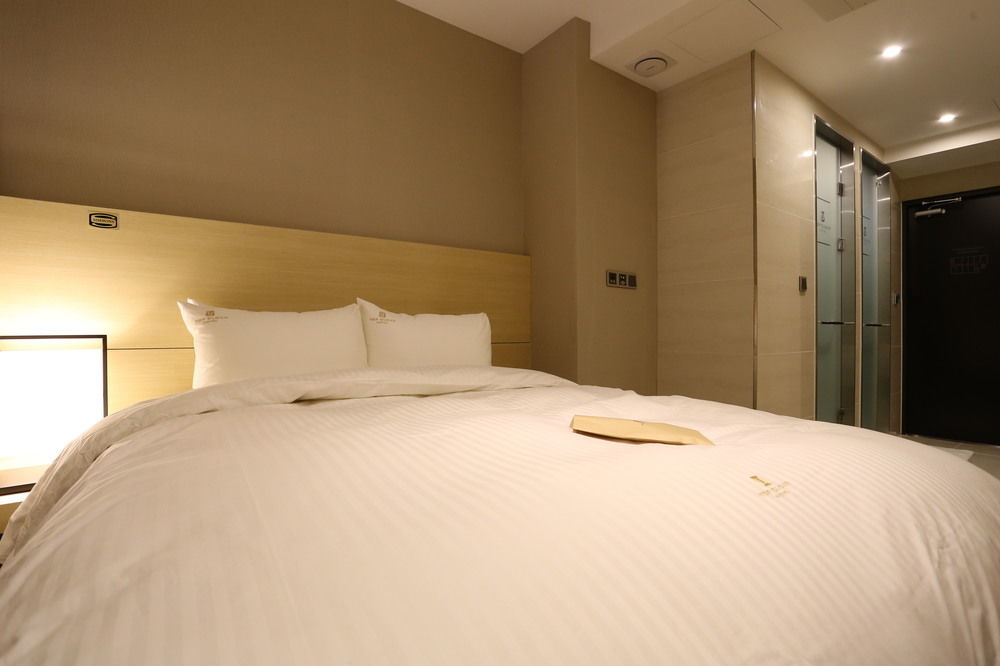 Suwon Top Cloud Hotel المظهر الخارجي الصورة