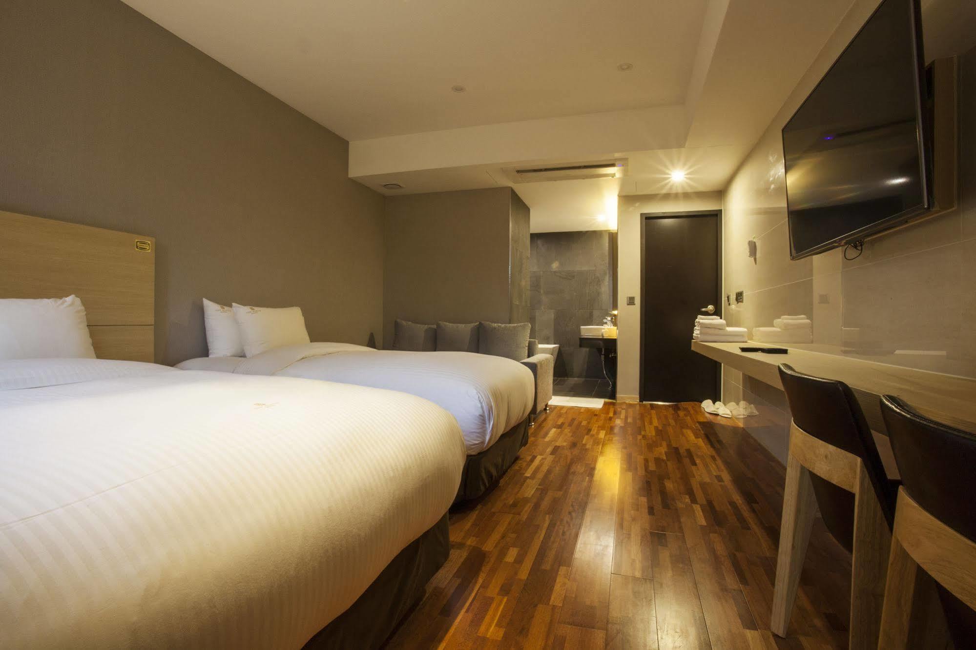 Suwon Top Cloud Hotel المظهر الخارجي الصورة