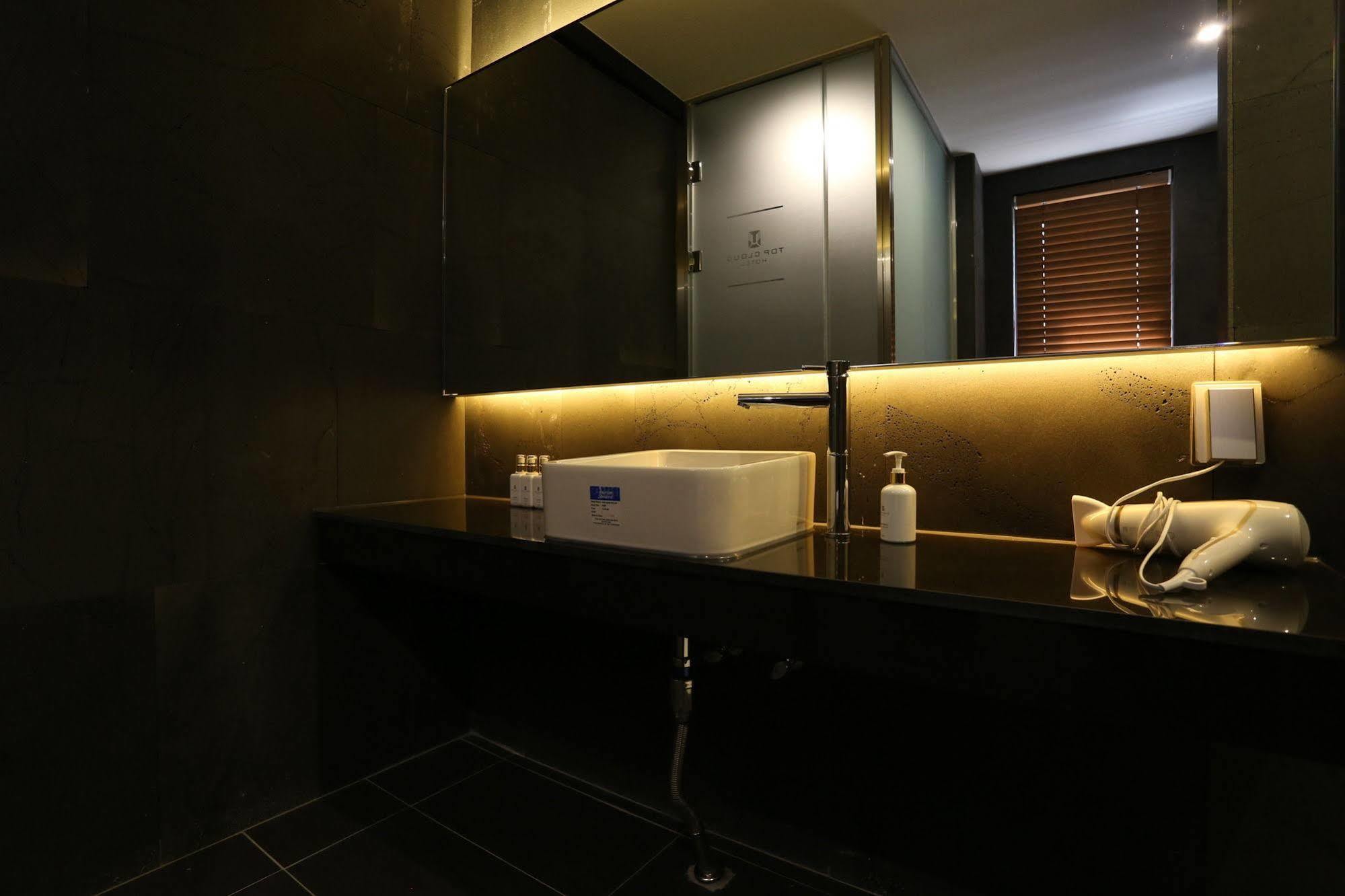 Suwon Top Cloud Hotel المظهر الخارجي الصورة