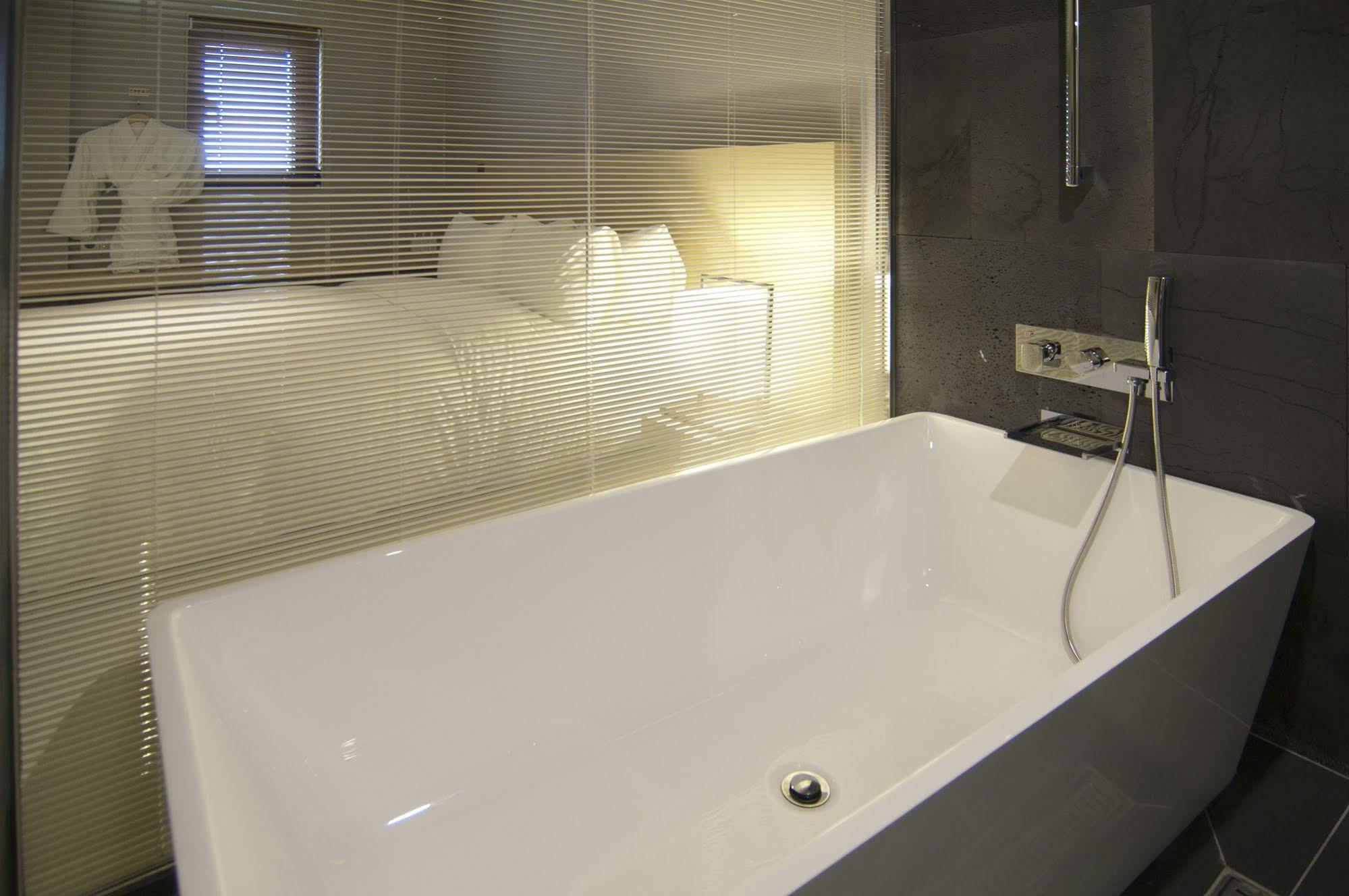 Suwon Top Cloud Hotel المظهر الخارجي الصورة