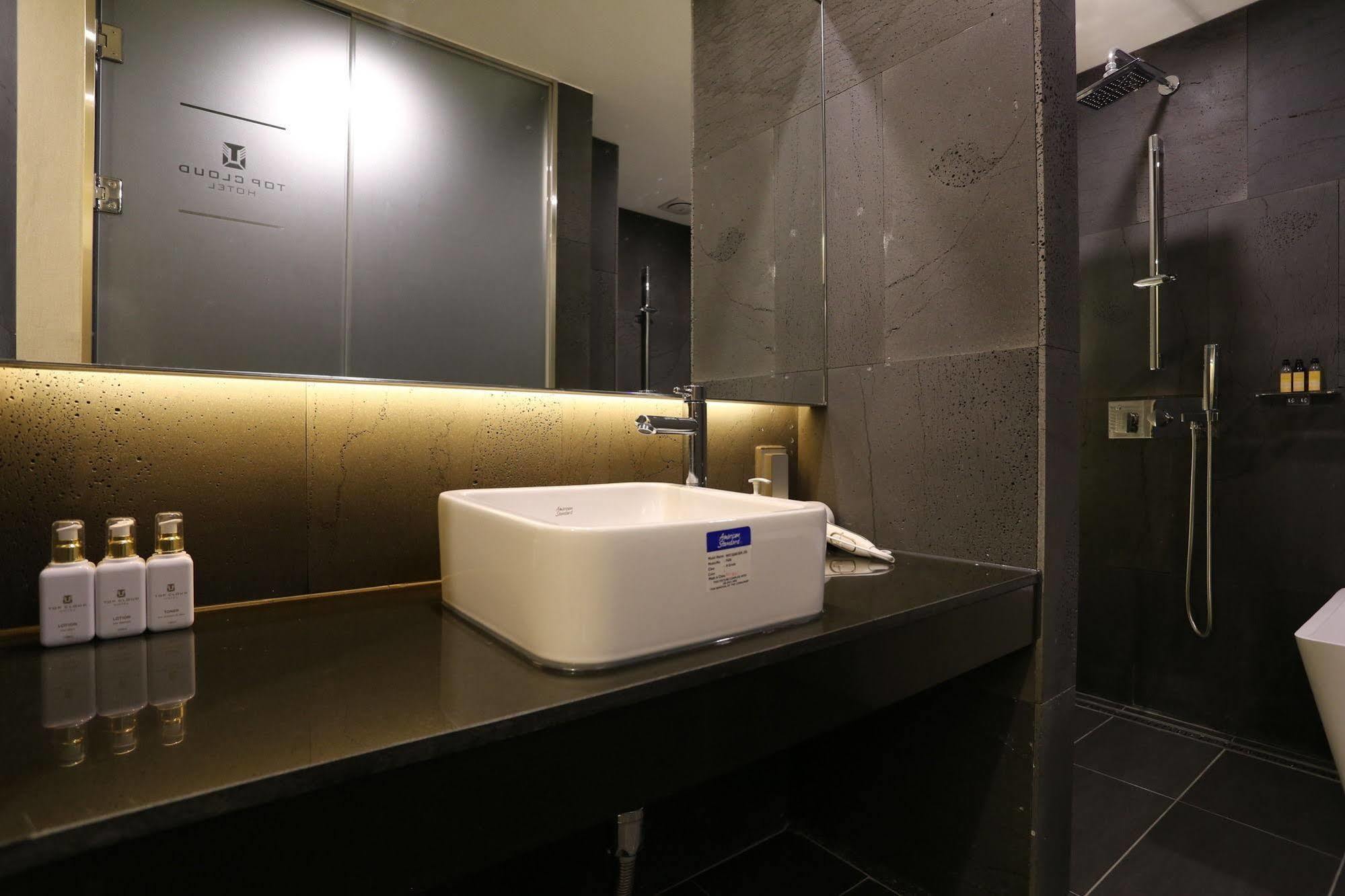 Suwon Top Cloud Hotel المظهر الخارجي الصورة
