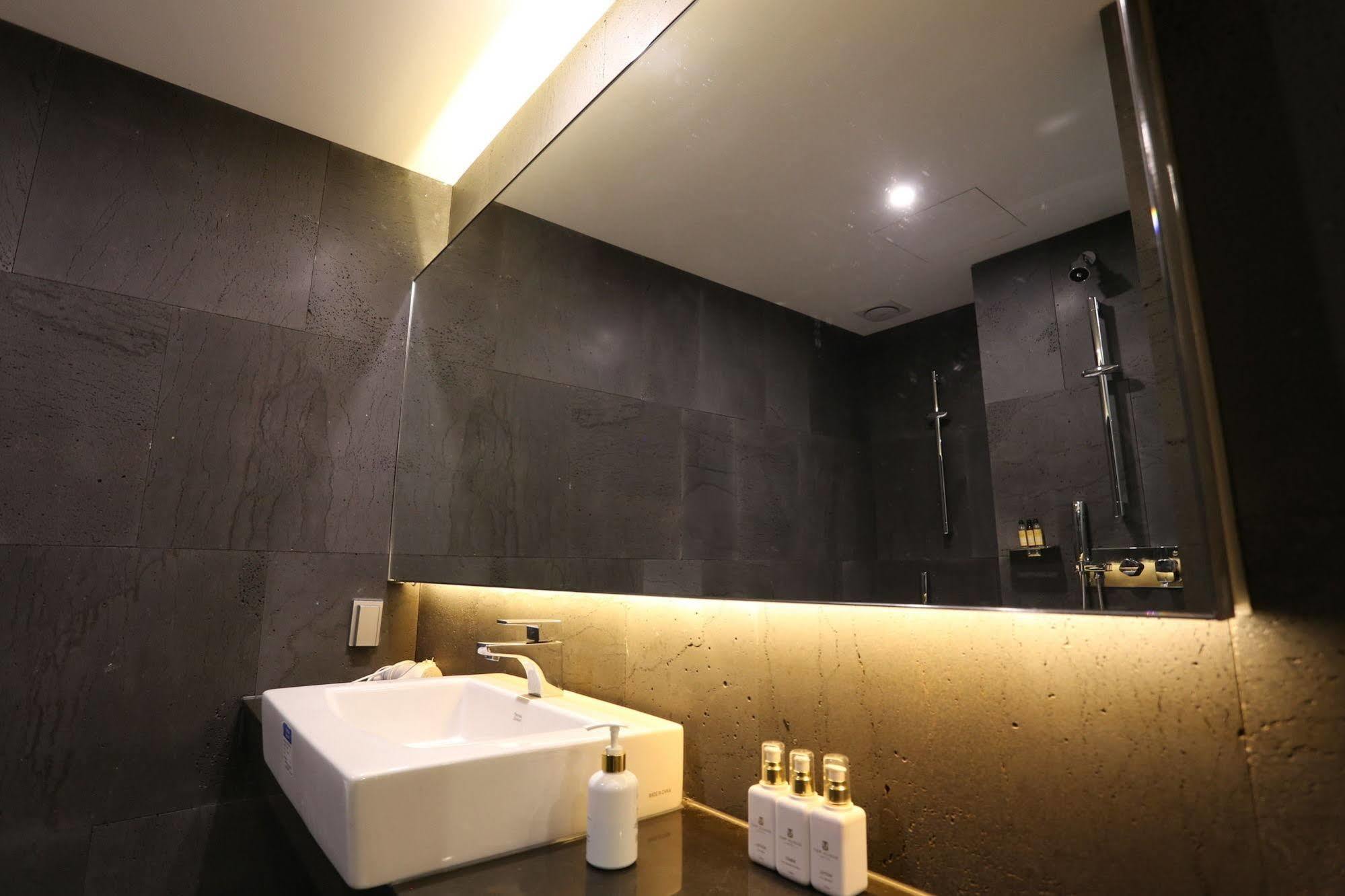 Suwon Top Cloud Hotel المظهر الخارجي الصورة